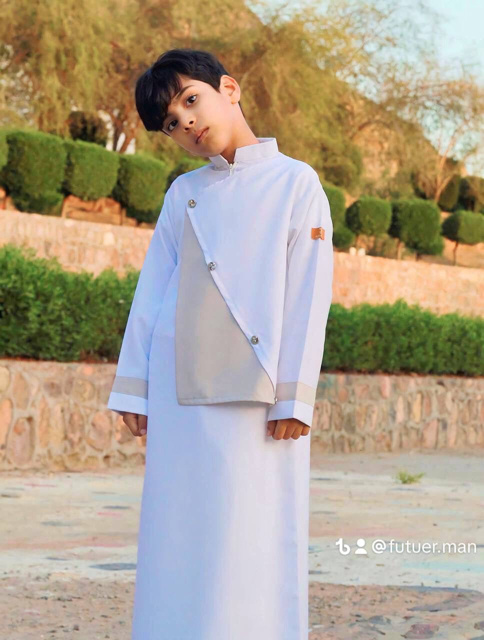 ثوب(زها حديد)