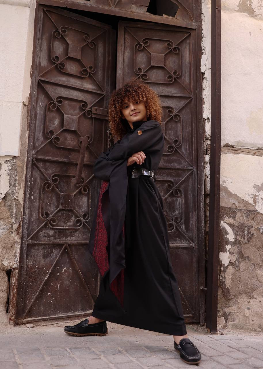 ثوب(الأسود)