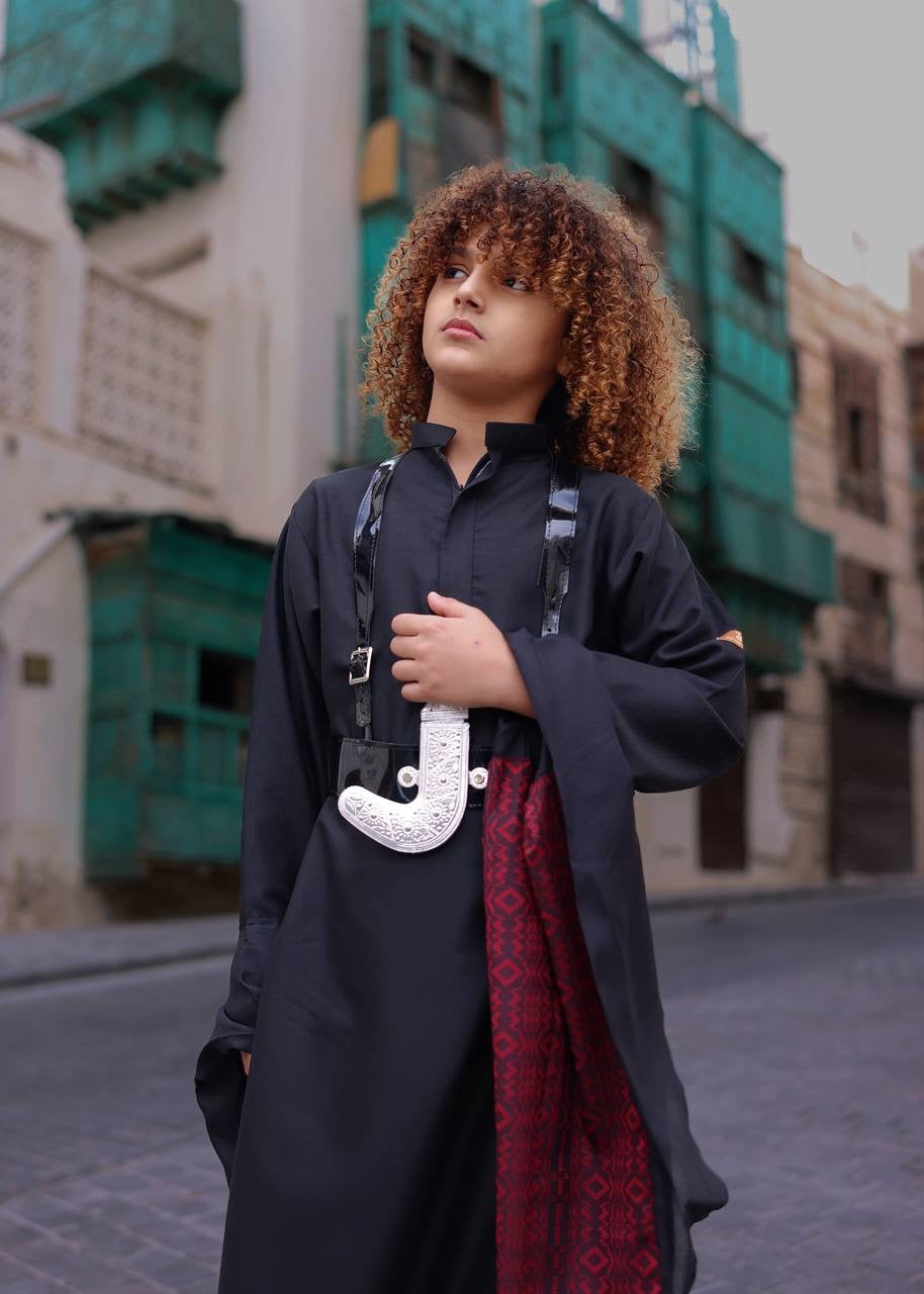 ثوب(الأسود)