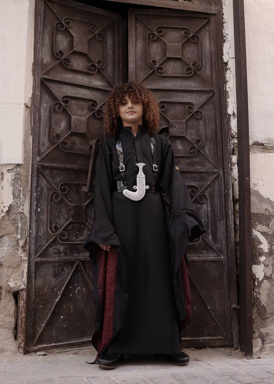 ثوب(الأسود)